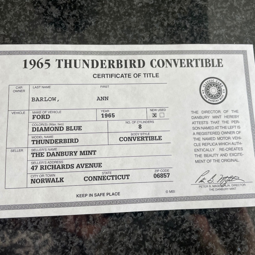 1965 Ford Thunderbird 1:24 made by Danbury Mint